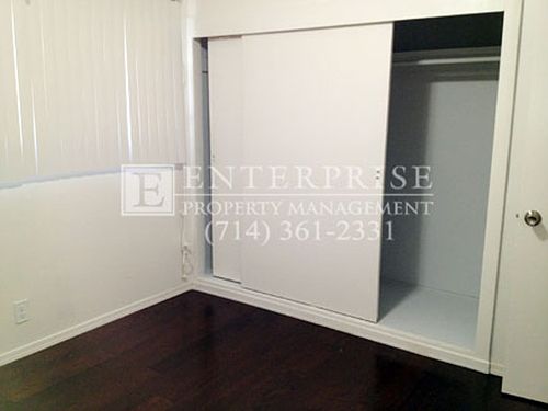 4th image of 409 E Moorehaven Dr