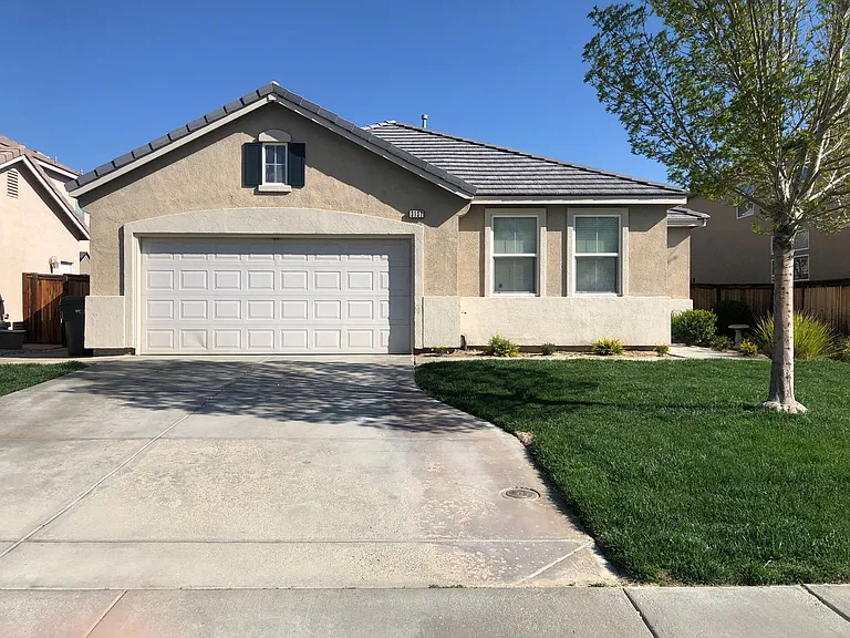 3131 Perdot Ave — Photo 1