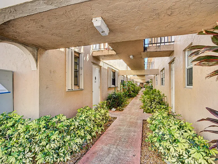 600 SW 2nd Ave #240 — Photo 47