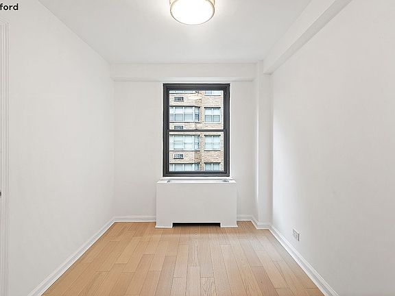 5th image of 35 E 38th St APT 6H