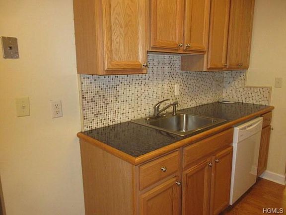 2nd image of 218 Parkside Dr #218