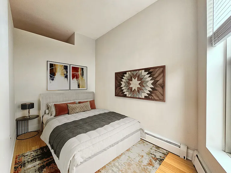 2200 N Clark St — Photo 4