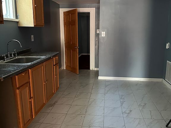 4th image of 1320 E Lovejoy St #1