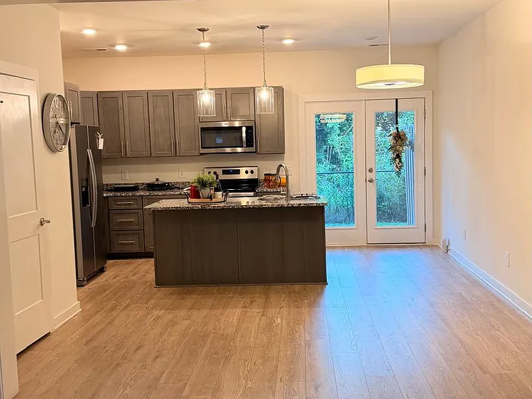 2420 Danilynn Dr — Photo 6