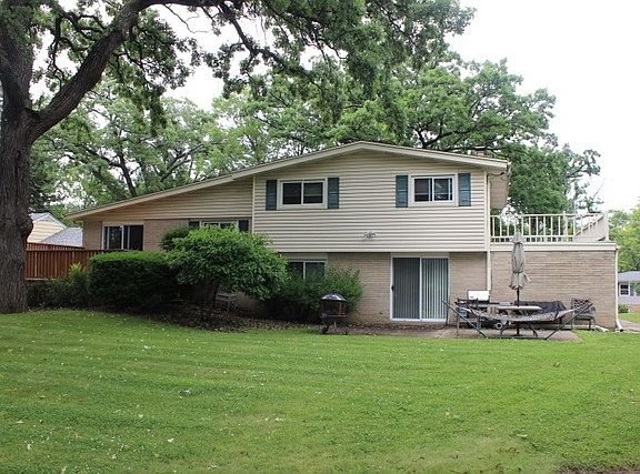 2nd image of 1150 Lomond Dr