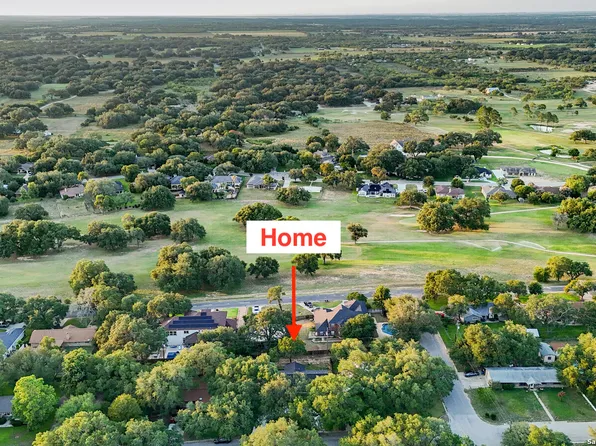 312 SOLLOCK DR, Devine, TX 78016