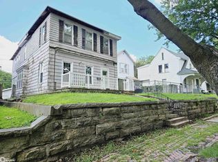 1005 N 7th St, Burlington, IA 52601