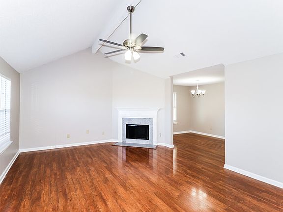 4th image of 1643 Dexter Ln