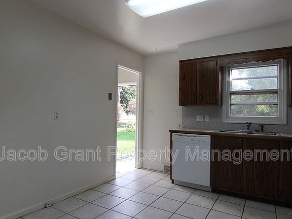 2nd image of 1517 Beverly Rd