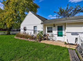 1525 Woodridge Dr, Round Lake Beach, IL 60073