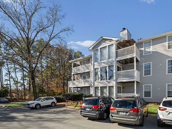 2nd image of 907 Augusta Dr SE