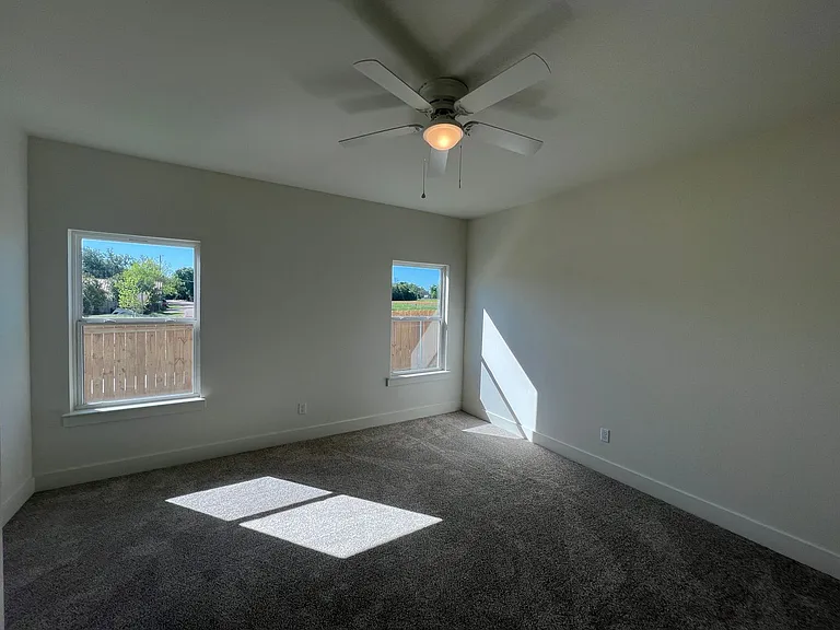 1003 Allie Way — Photo 6