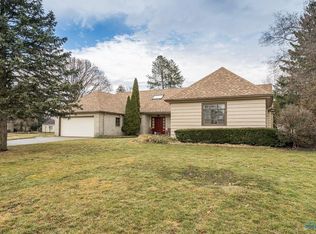 3010 Scarsborough Rd, Toledo, OH 43615