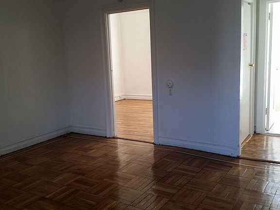 4th image of 1205 College Ave APT 2E