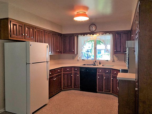 5th image of 6362 Crestwood Ave