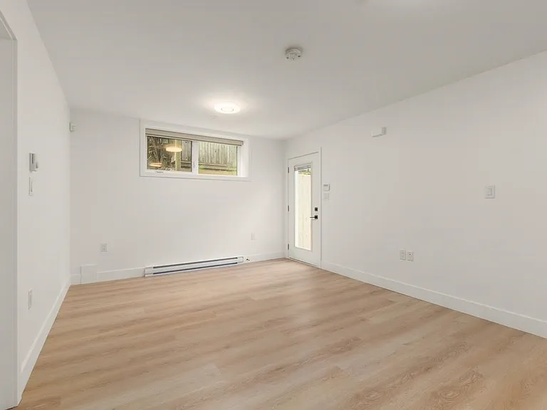 7338 Maple St #BASEMENT — Photo 4