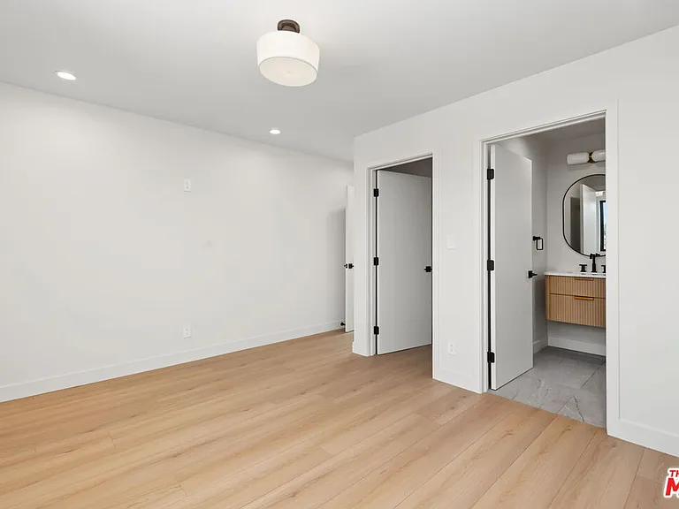 5841 Whitworth Dr — Photo 17