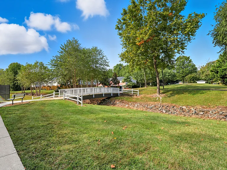 Willow Bend Townhomes — Photo 32