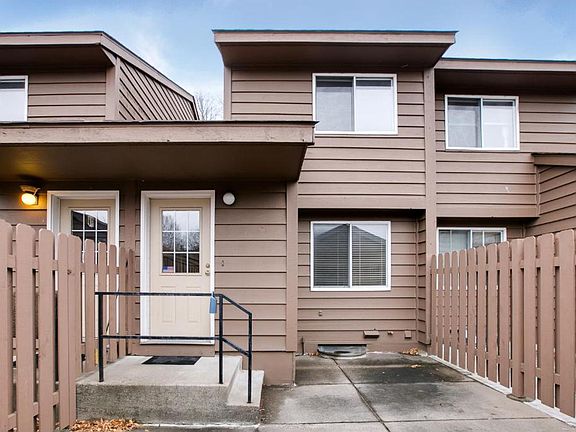 2nd image of 2454 Crestwood Dr