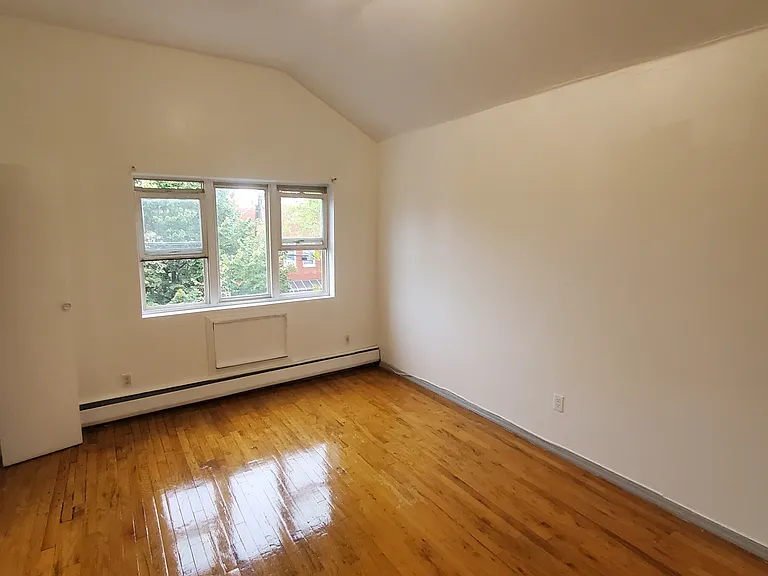 453 E 45th St #2 — Photo 6