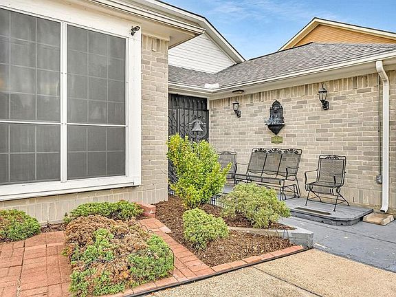 2nd image of 5615 Glenmorin Court