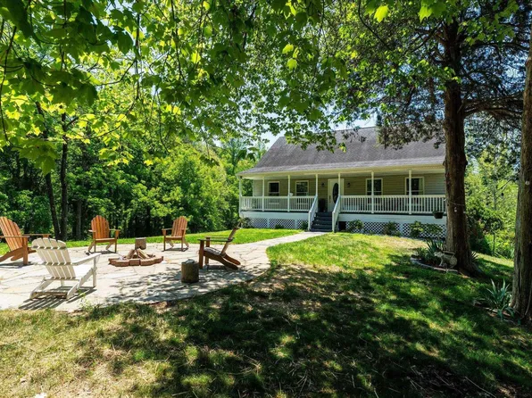 4209 Hawkins Ln, Barboursville, VA 22923