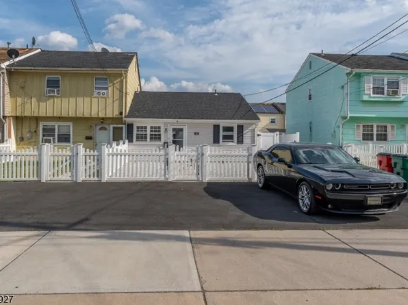 30 Warren St, Carteret Boro, NJ 07008