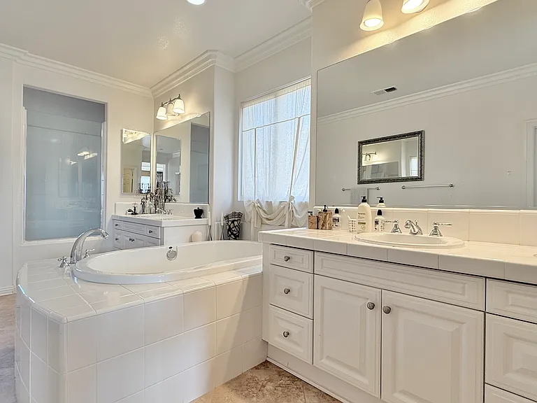 16118 Cayenne Ridge Rd — Photo 35