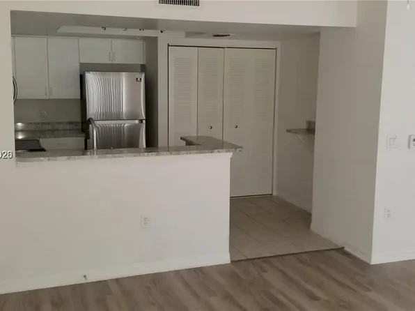 4195 N Haverhill Rd APT 303, West Palm Beach, FL 33417