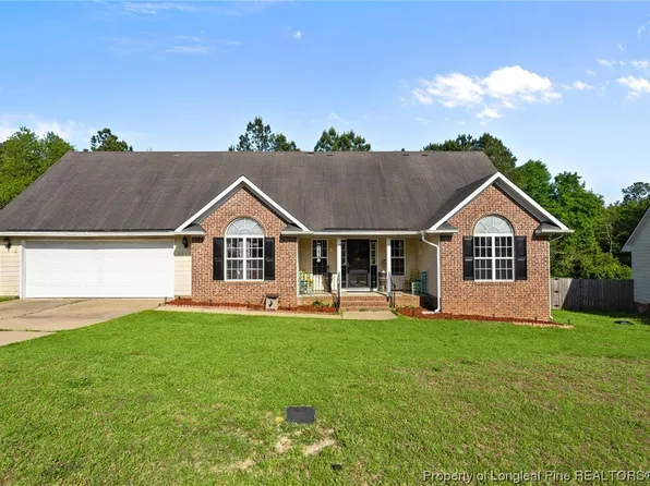 5017 Miranda Dr, Hope Mills, NC 28348