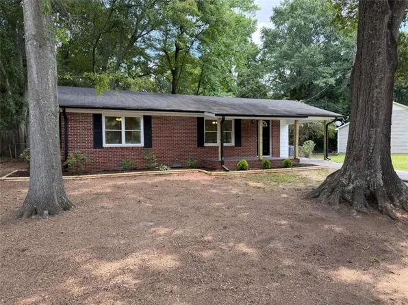 135 Martha St, Winder, GA 30680
