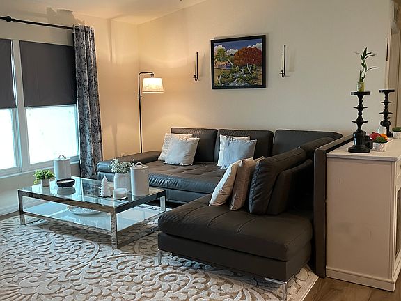 5th image of 3017 E Briarwood Cir
