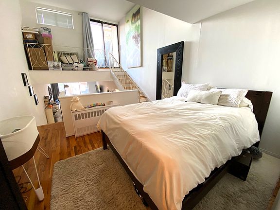 5th image of 325 E 64th St APT 612