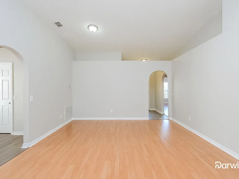 916 Stallion Way — Photo 5