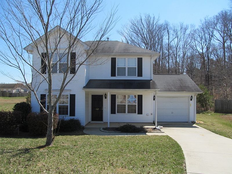 1st image of 102 Grandmont Ct