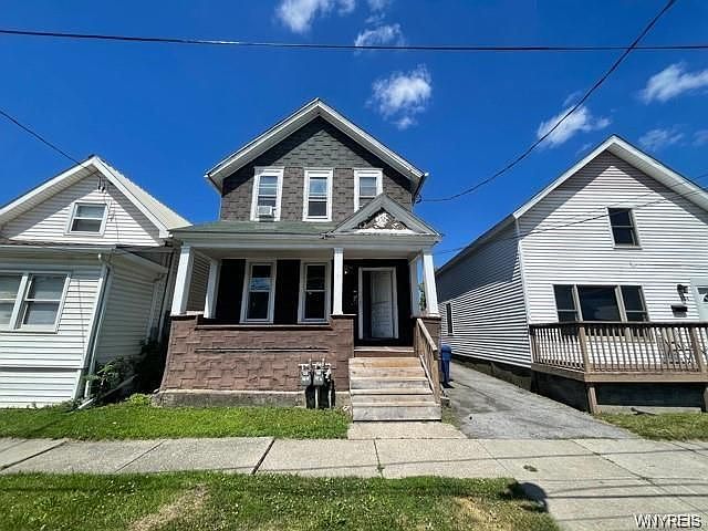 1st image of 132 Vandalia St #1