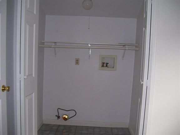 4th image of 842 Nichols Ln