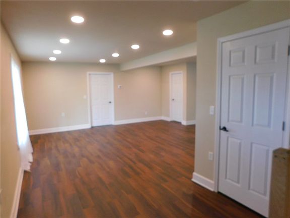 5th image of 103 Hillcrest Dr