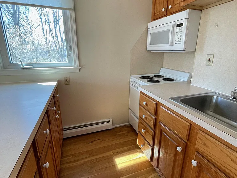 245 Naubuc Ave — Photo 4