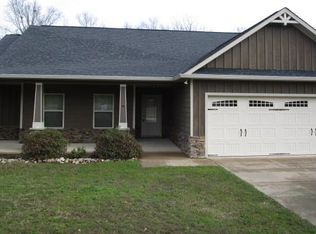 9 Cedarwood Ln, Phenix City, AL 36870