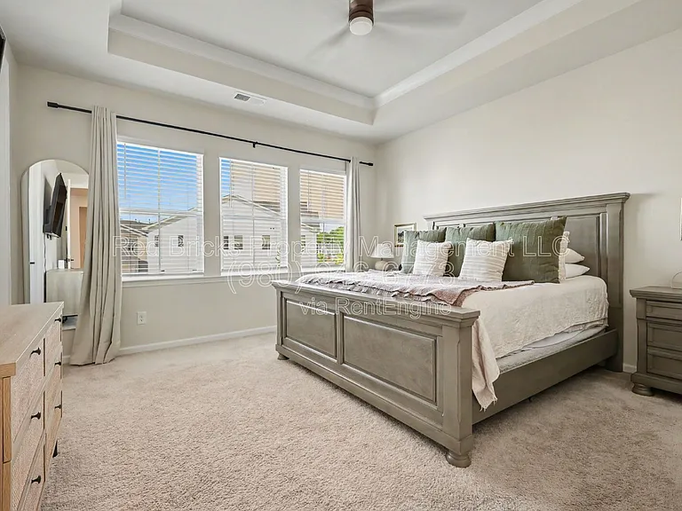 8809 Arrington Hall Dr — Photo 13