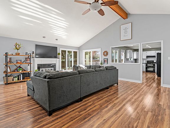5th image of 634 White Pine Dr