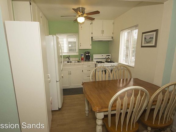 4th image of 3679 Bayside Ln
