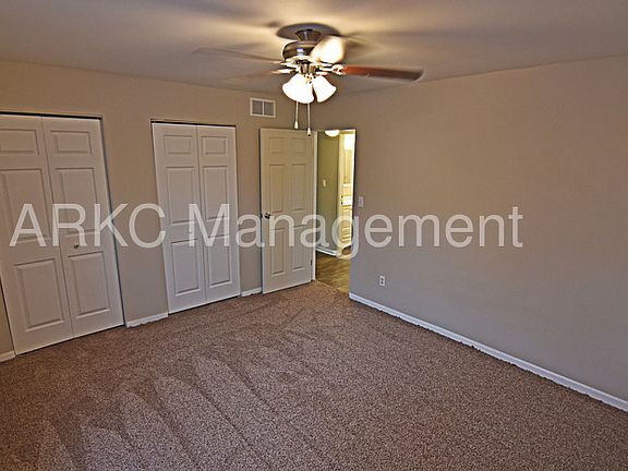 5th image of 3403 Campbell St APT 05