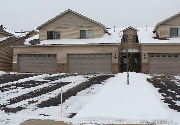 2nd image of 1032 Manor Ct
