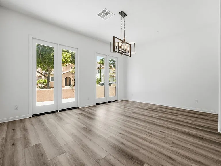 1418 Pershing Rd — Photo 10