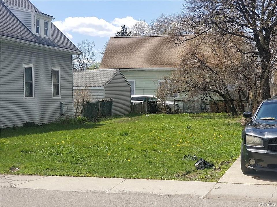2nd image of 18 Andrews Ave