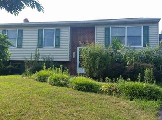 649 Hill Point Dr, Etters, PA 17319