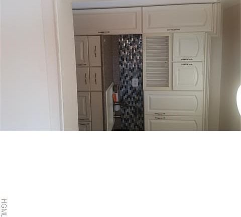 5th image of 4200 Herkimer Pl APT 4C