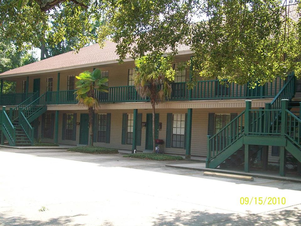 Country Square Apts.